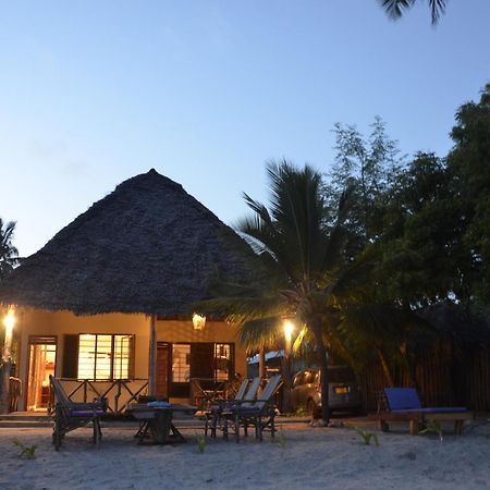Lui Ushongo Beach House Pangani Экстерьер фото
