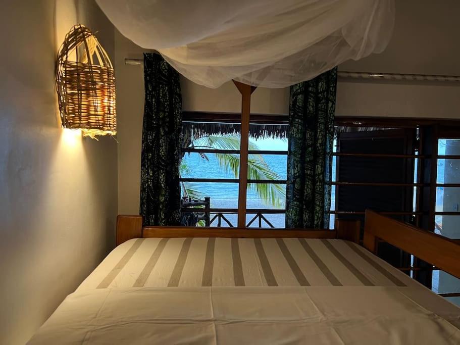 Lui Ushongo Beach House Pangani Экстерьер фото
