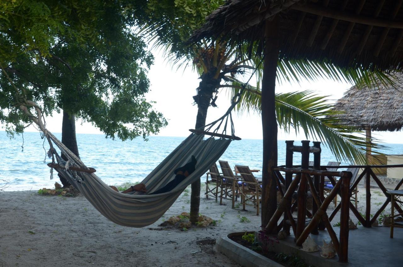 Lui Ushongo Beach House Pangani Экстерьер фото